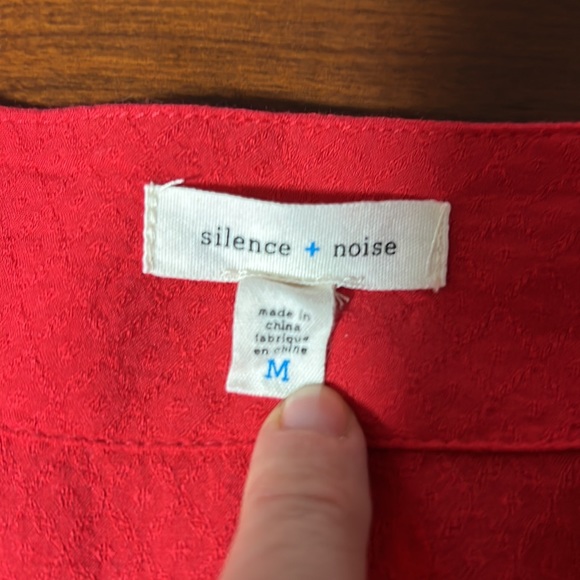 Urban Outfitters Silence + Noise Button Down Long Sleeve Tie Top Red Size Medium - Picture 9 of 11